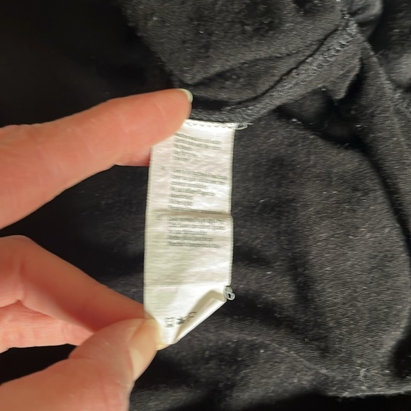 Long black tee - Picture 6 of 7